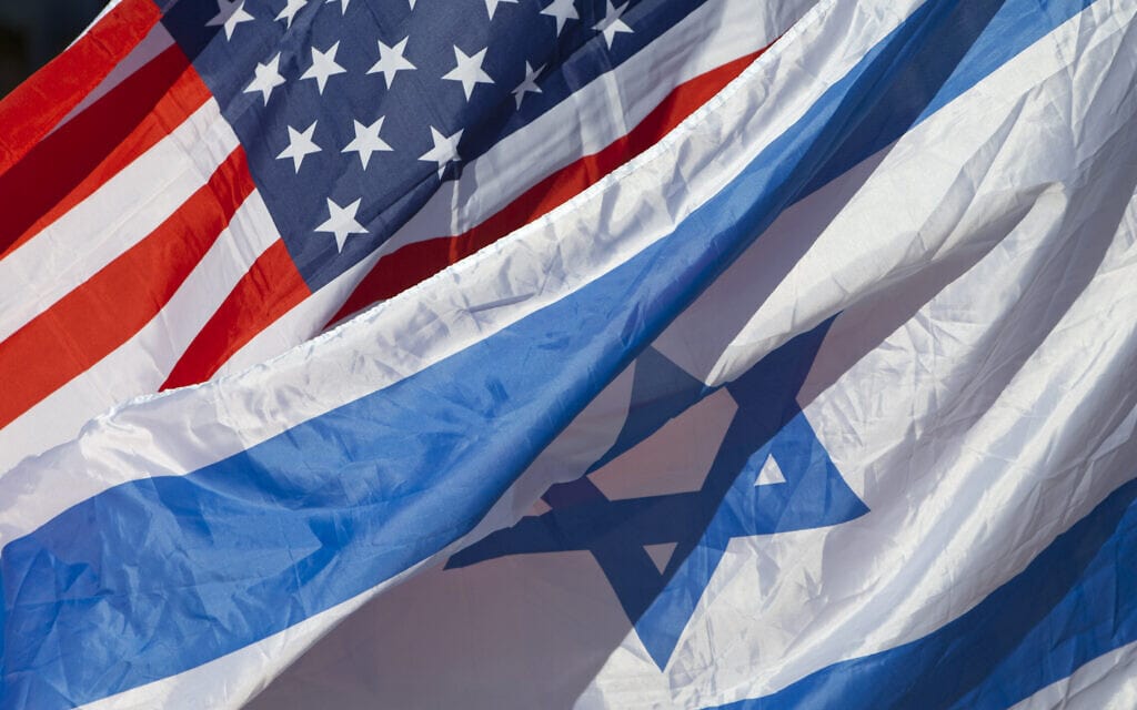 דגלי ישראל וארצות הברית, שהוצבו לכבוד ביקורו בישראל של שר החוץ ג&#039;ון קרי, 24 בנובמבר 2015 (צילום: AP Photo/Jacquelyn Martin)