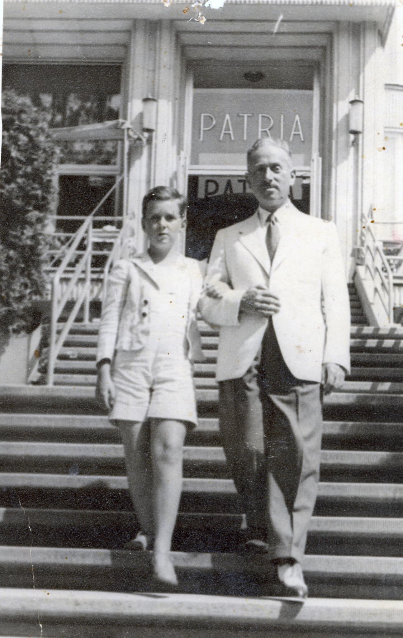 לודוויק (משמאל) ודולו פינקלשטיין, אביו וסבו של דניאל פינקלשטיין, 1939 (צילום: אוסף משפחת פינקלשטיין)
