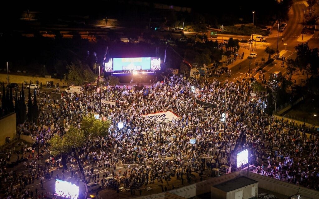 הפגנת הימין בעד המהפכה המשפטית מול בית המשפט העליון בירושלים. 7 בספטמבר 2023 (צילום: Chaim Goldberg/Flash90)