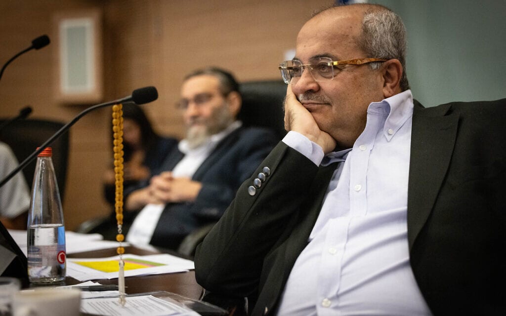 ח"כ אחמד טיבי בדיון בוועדת הכספים על אישור העברת כספים לרשויות המקומיות, 26 בספטמבר 2023 (צילום: חיים גולדברג, פלאש 90) ח"כ אחמד טיבי בדיון בוועדת הכספים על אישור העברת כספים לרשויות המקומיות, 26 בספטמבר 2023 (צילום: חיים גולדברג, פלאש 90)