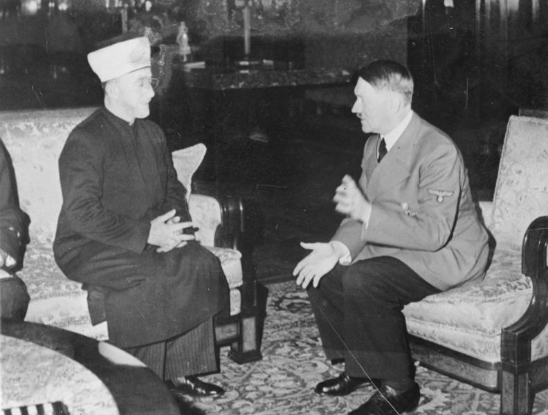היטלר מארח את המופתי הגדול של ירושלים חאג&#039; אמין אל־חוסייני בגרמניה, 1941 (צילום: אוסף היינריך הופמן/ ויקיפדיה)