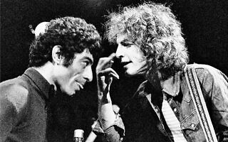 שלום חנוך ואריאל זילבר ב-1976 (צילום: יעקב אגור) שלום חנוך ואריאל זילבר ב-1976 (צילום: יעקב אגור)