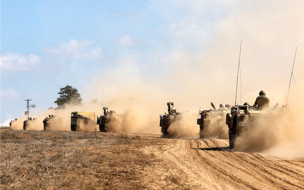 טנקים ישראליים לאורך הגבול עם רצועת עזה, 13 באוקטובר 2023 (צילום: JACK GUEZ / AFP)