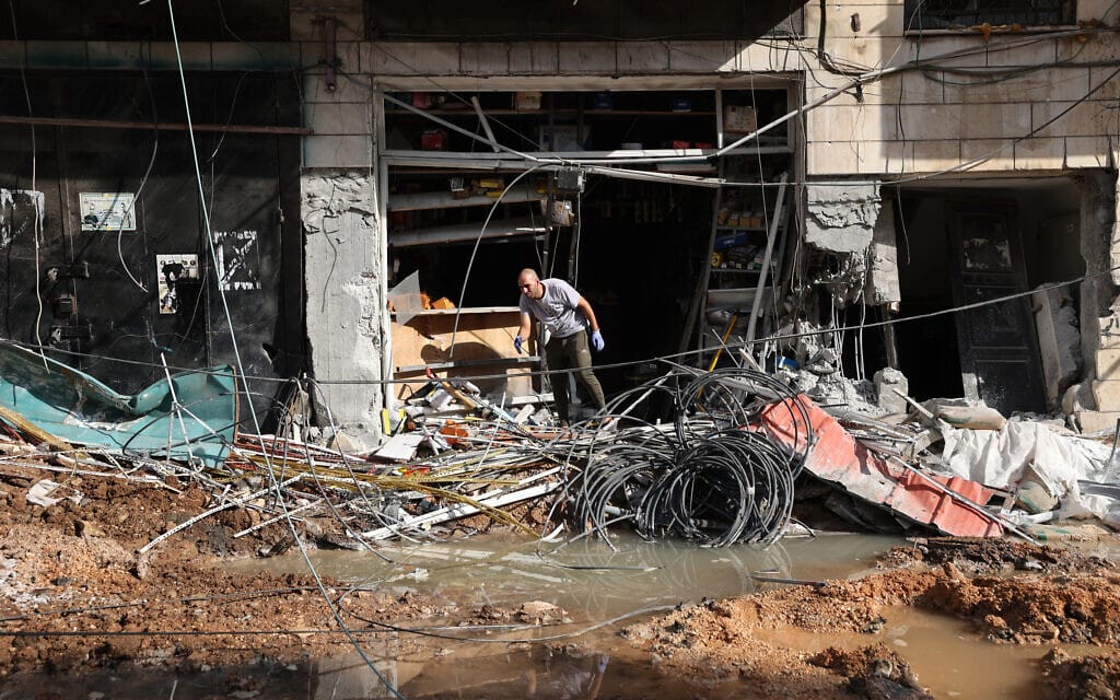 מבנה שנפגע בפעילות כוחות הביטחון במחנה הפליטים ג&#039;נין, 30 באוקטובר 2023 (צילום: Jaafar ASHTIYEH / AFP)