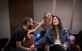 משפחות החטופים והנעדרים במסיבת עיתונאים, 8 באוקטובר 2023 (צילום: Miriam Alster/Flash90) משפחות החטופים והנעדרים במסיבת עיתונאים, 8 באוקטובר 2023 (צילום: Miriam Alster/Flash90)