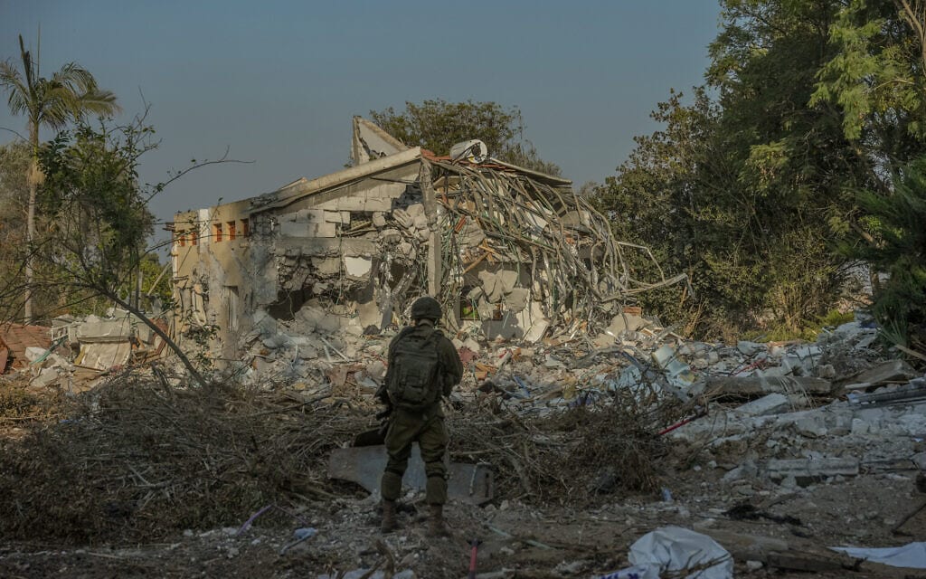 ההרס בקיבוץ בארי אחרי הטבח של חמאס, 14 באוקטובר 2023 (צילום: Erik Marmor/Flash90)