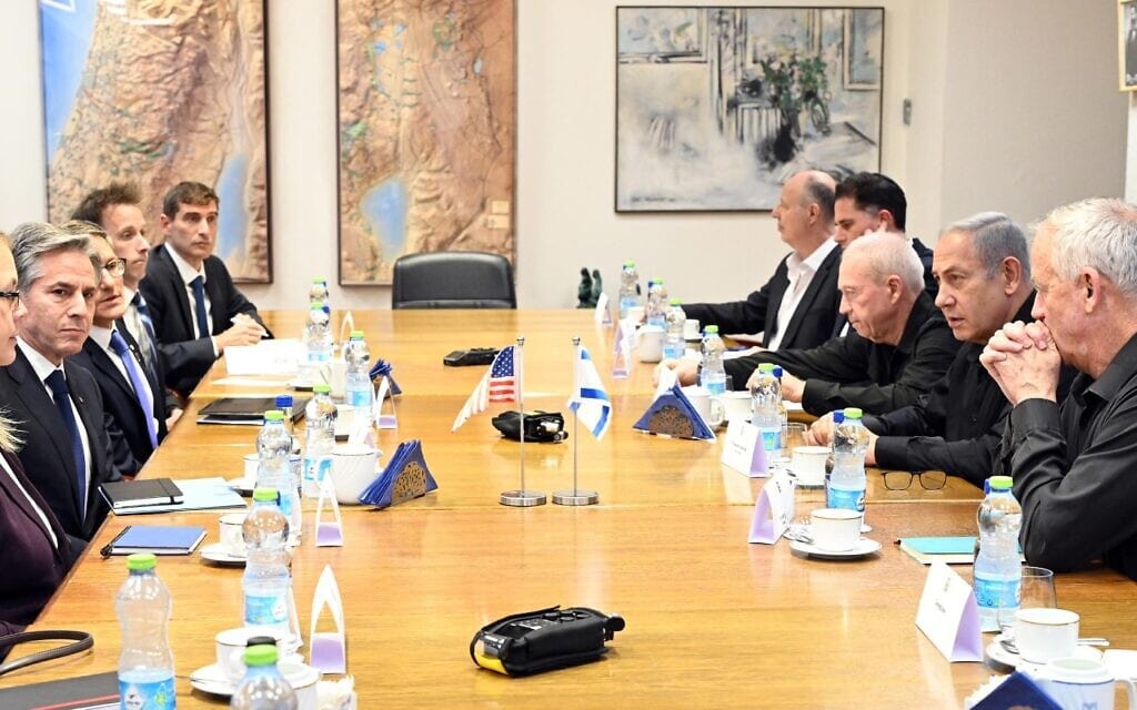 שר החוץ האמריקאי אנתוני בלינקן (במרכז משמאל) בקבינט המלחמה המצומצם, 16 באוקטובר 2023 (צילום: חיים צח / לע"מ)
