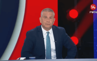 ינון מגל, מתוך "הפטריוטים" בערוץ 14 (צילום: יוטיוב, צילום מסך) ינון מגל, מתוך "הפטריוטים" בערוץ 14 (צילום: יוטיוב, צילום מסך)