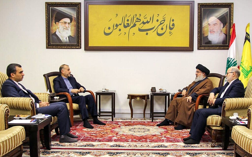 מזכ"ל חיזבאללה חסן נסראללה נפגש עם שר החוץ של איראן בביירות, 23 בנובמבר 2023 (צילום: Hezbollah's Media Office / AFP)