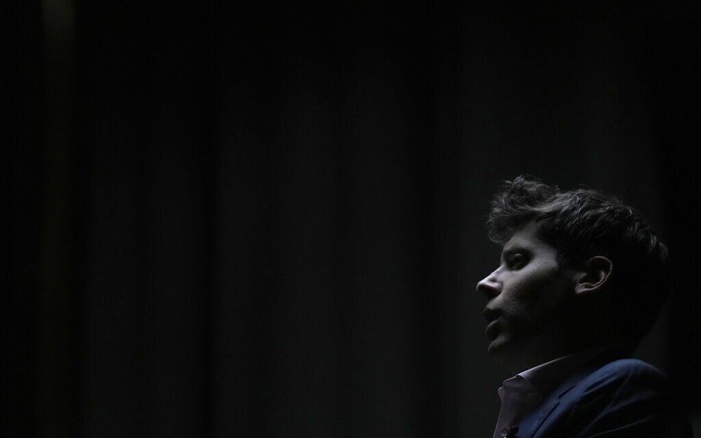 מנכ"ל OpenAI סם אלטמן מרצה ביוניברסיטי קולג' לונדון, 24 במאי 2023 (צילום: AP Photo/Alastair Grant) מנכ"ל OpenAI סם אלטמן מרצה ביוניברסיטי קולג' לונדון, 24 במאי 2023 (צילום: AP Photo/Alastair Grant)