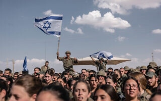 חיילים בבסיס בדרום רוקדים בהופעה של עידן רייכל, 31 באוקטובר 2023 (צילום: חן שימל/פלאש90) חיילים בבסיס בדרום רוקדים בהופעה של עידן רייכל, 31 באוקטובר 2023 (צילום: חן שימל/פלאש90)