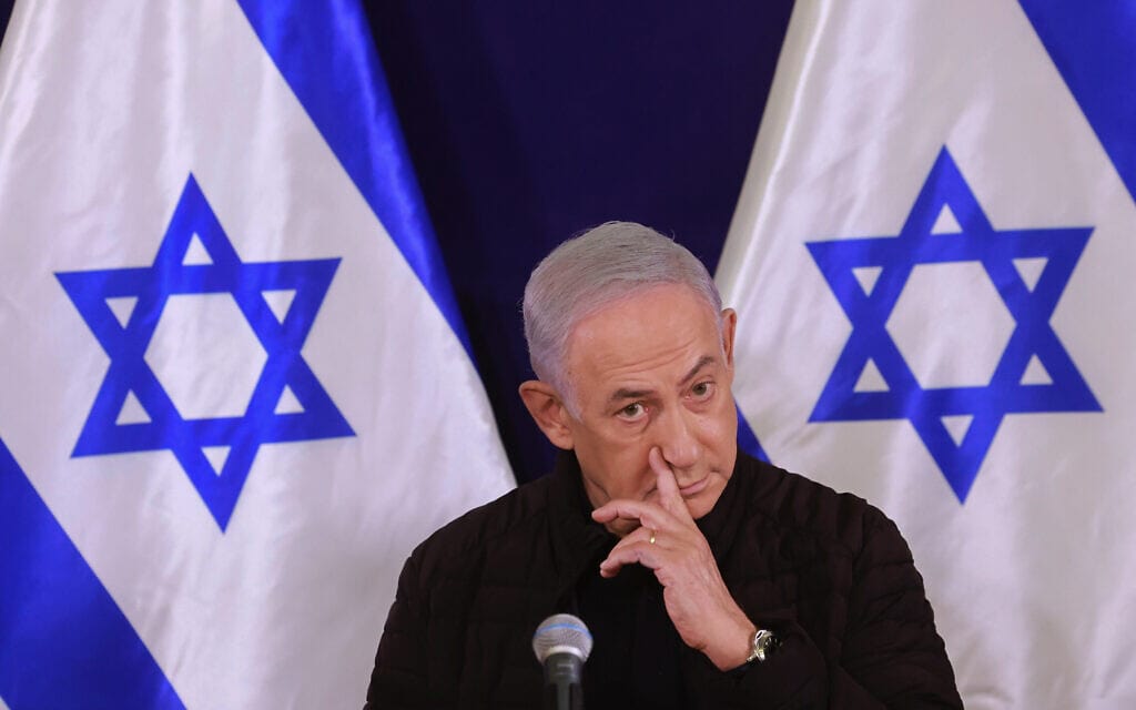 ראש הממשלה בנימין נתניהו במסיבת עיתונאים בתל אביב, 11 בנובמבר 2023 (צילום: דנה קופל)
