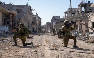 לוחמי צה"ל בפעילות בעזה. 11 בנובמבר 2023 (צילום: דובר צה״ל) לוחמי צה"ל בפעילות בעזה. 11 בנובמבר 2023 (צילום: דובר צה״ל)