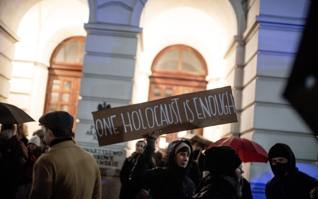 מפגינים אנטי־ישראלים בוורשה, פולין (צילום: גילעד שדה)