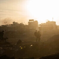 חיילי צה"ל פועלים בצפון רצועת עזה, דצמבר 2023