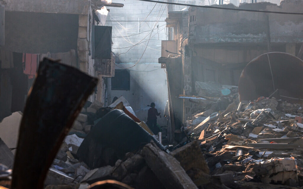 מבנים שנחרבו ונפגעו ברפיח, 18 בדצמבר 2023 (צילום: MOHAMMED ABED / AFP)