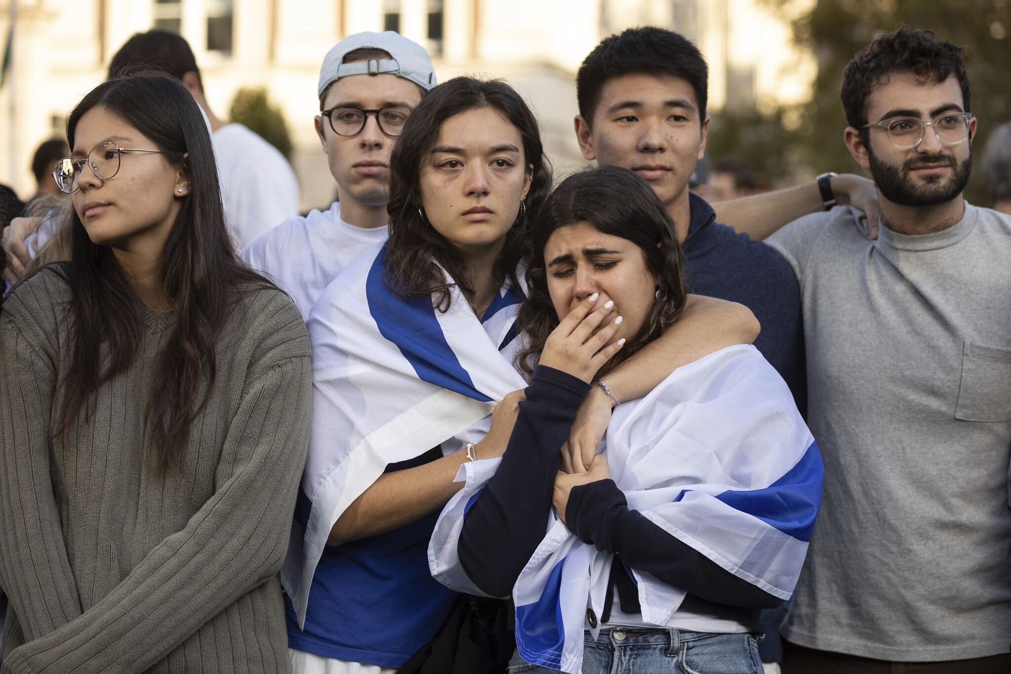 הפגנה פרו־ישראלית באוניברסיטת קולומביה, כמה ימים אחרי הטבח של חמאס, 12 באוקטובר 2023 (צילום: AP Photo/Yuki Iwamura)