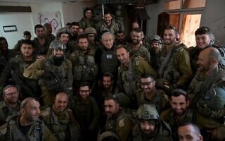 ראש הממשלה בנימין נתניהו בצפון רצועת עזה, 25 בדצמבר 2023 (צילום: אבי אוחיון / לע"מ) ראש הממשלה בנימין נתניהו בצפון רצועת עזה, 25 בדצמבר 2023 (צילום: אבי אוחיון / לע"מ)