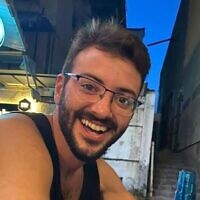 אלון שמריז מכפר עזה שנחטף על ידי חמאס, נמלט ונורה למוות בשגגה על ידי כוחות צה"ל, 17 בדצמבר 2023 (צילום: באדיבות המשפחה) אלון שמריז מכפר עזה שנחטף על ידי חמאס, נמלט ונורה למוות בשגגה על ידי כוחות צה"ל, 17 בדצמבר 2023 (צילום: באדיבות המשפחה)