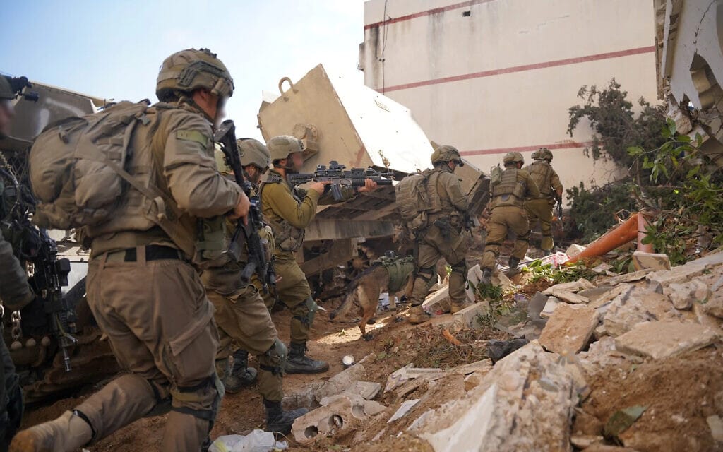 חיילי גולני פועלים בצפון רצועת עזה, דצמבר 2023 (צילום: דובר צה&quot;ל)