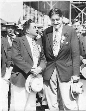 ארסנט &quot;פוטצי&quot; האנפשטנגל (מימין) חוזר להרווארד ב־1934 לפגישת המחזור ה־25 שלו (צילום: רשות הציבור)