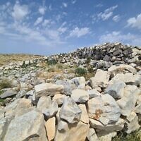 האתר הארכיאולוגי בהר עיבל (צילום: אורי ארליך)