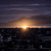 כדור אש בעקבות הפצצה ישראלית בחאן יונס, 3 בינואר 2024