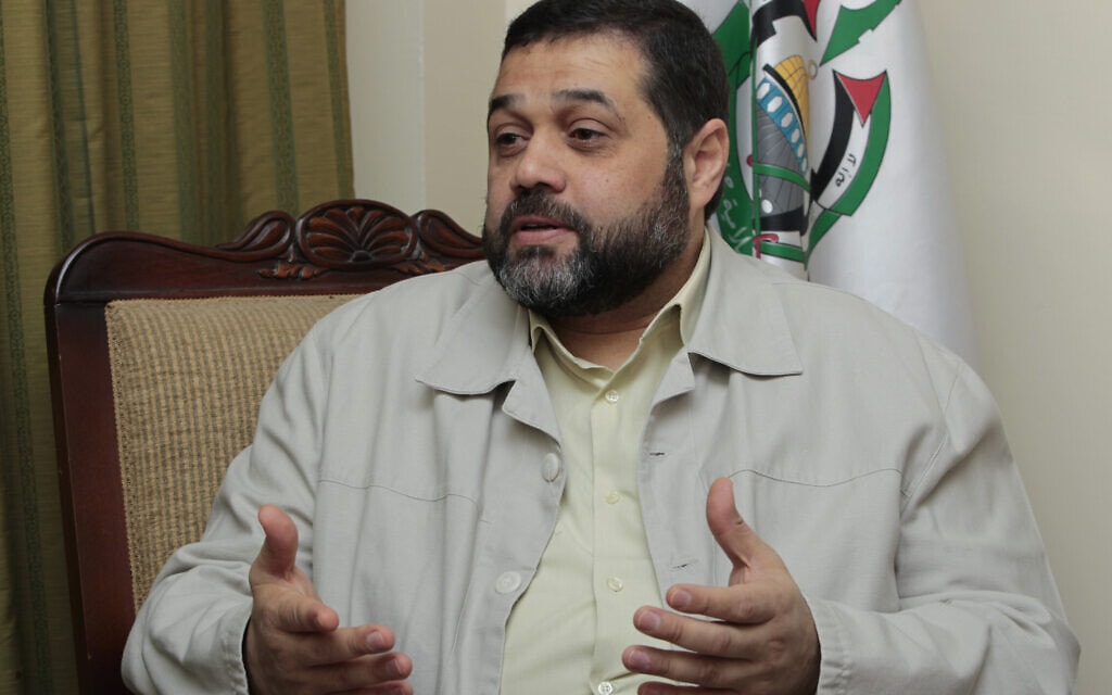 אוסאמה חמדאן בריאיון לסוכנות AP בביירות, 2 במאי 2012 (צילום: AP Photo/Hussein Malla)