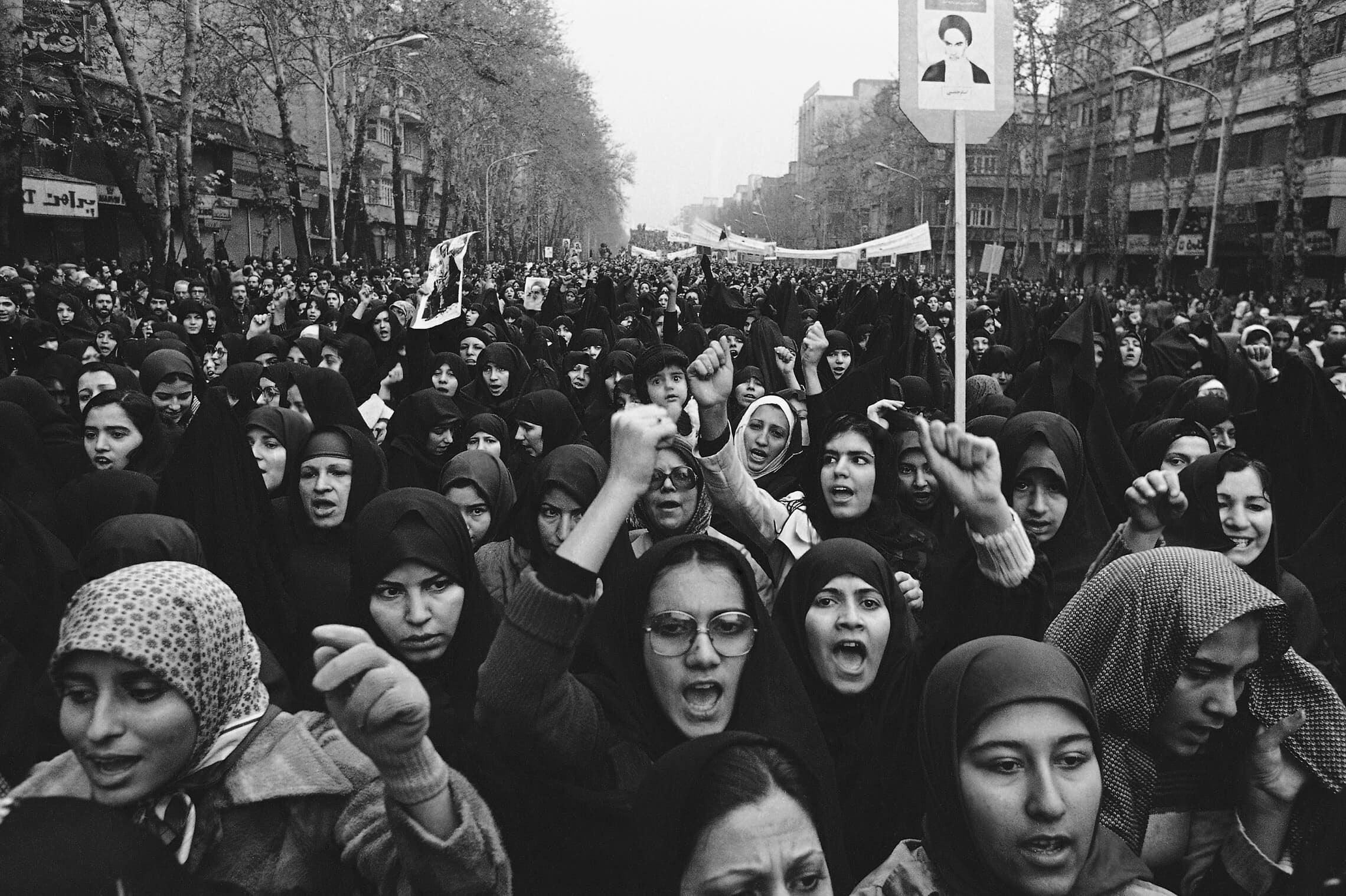 אלפי אזרחים מפגינים נגד השאה בטהרן, 10 בדצמבר 1978 (צילום: AP)