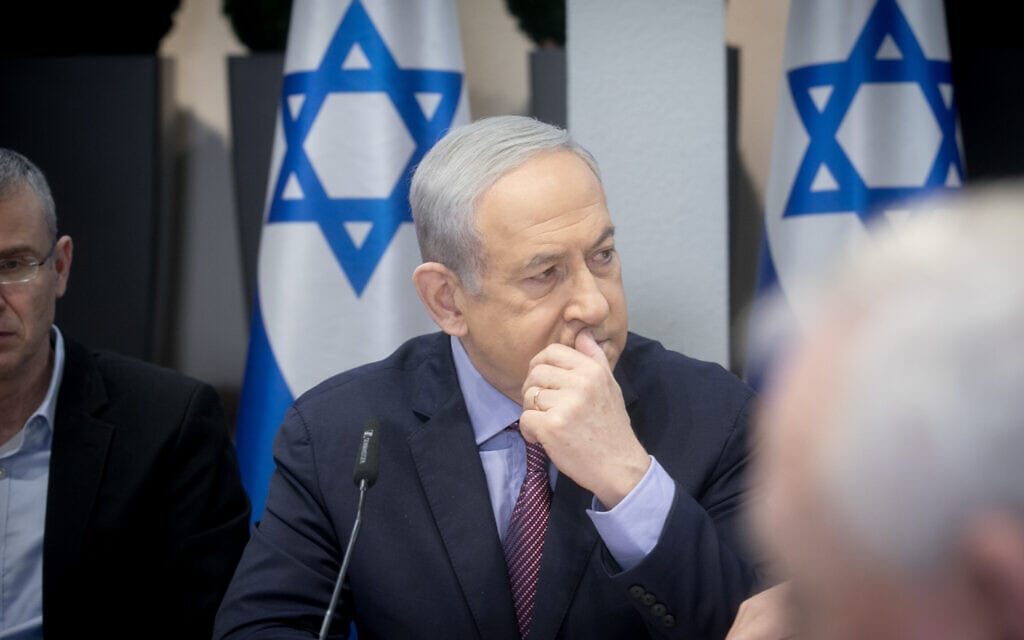 ראש הממשלה בנימין נתניהו בישיבת הממשלה השבועית בקריה, תל אביב, 31 בדצמבר 2023 (צילום: מרים אלסטר/פלאש90)