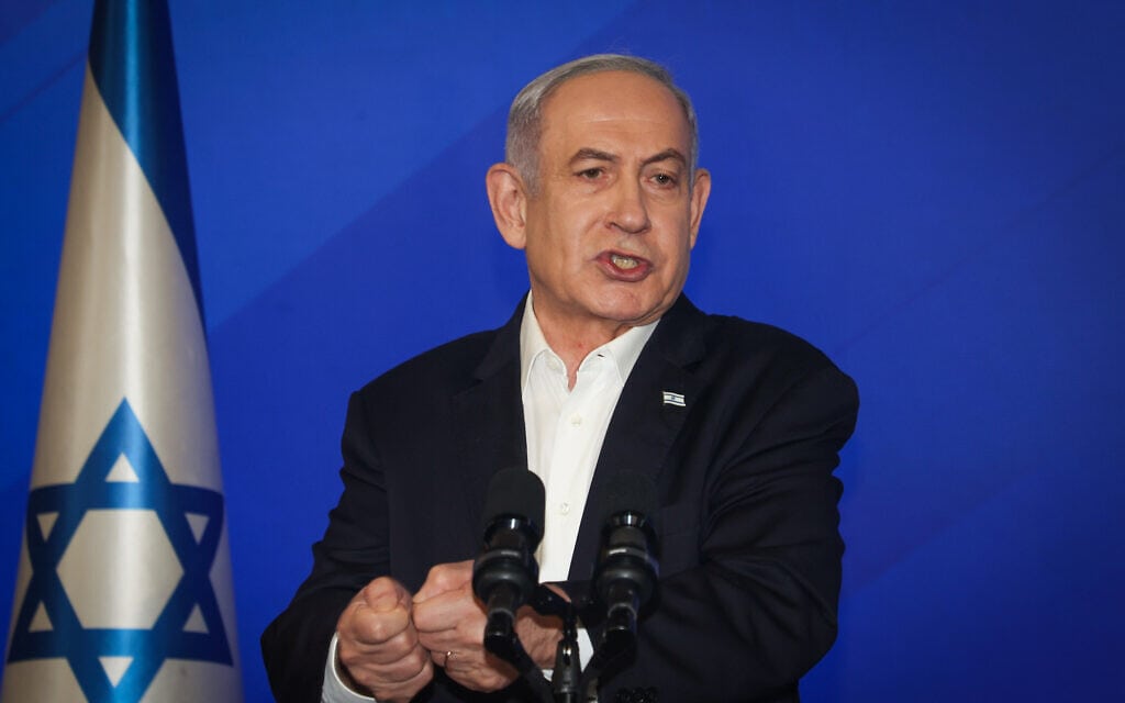 ראש הממשלה בנימין נתניהו במסיבת עיתונאים בתל אביב, 18 בינואר 2024 (צילום: Yariv Katz/POOL)