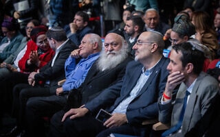 שר הבינוי והשיכון יצחק גולדקנופף בכנס המתנחלים ליישוב רצועת עזה בבנייני האומה, 28 בינואר 2024 (צילום: חיים גולדברג/פלאש90) שר הבינוי והשיכון יצחק גולדקנופף בכנס המתנחלים ליישוב רצועת עזה בבנייני האומה, 28 בינואר 2024 (צילום: חיים גולדברג/פלאש90)