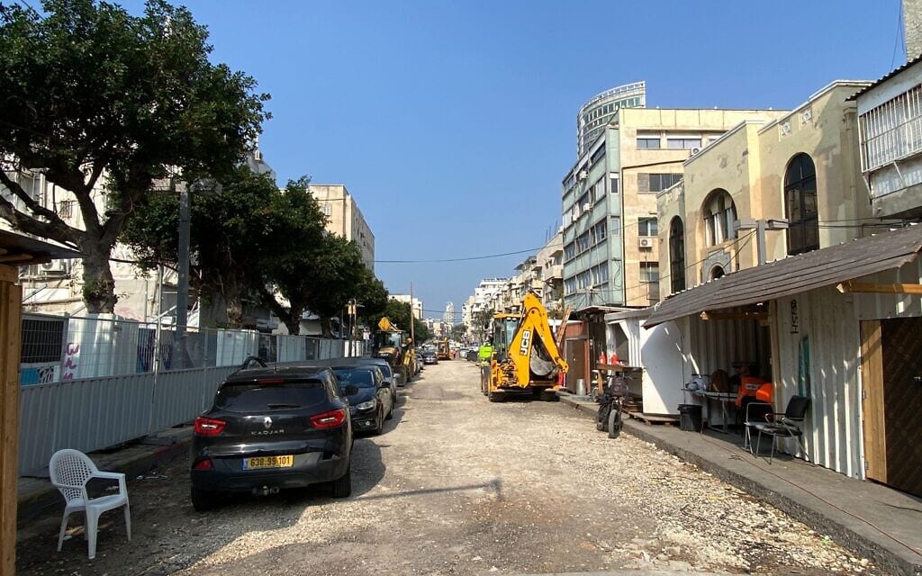 עבודות על הקו הסגול ברחוב אלנבי בתל אביב, ינואר 2024 (צילום: מאיה יעקבס)