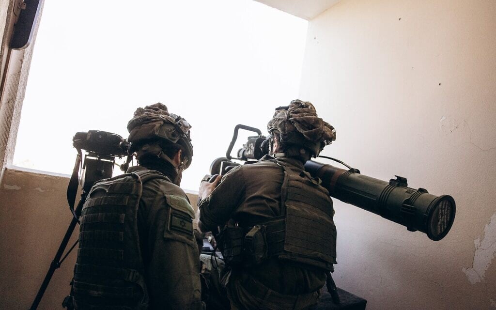 פעילות לוחמי גדוד 7220 בחטיבת יפתח בשג'אעיה. דצמבר 2023 (צילום: דובר צה״ל ) פעילות לוחמי גדוד 7220 בחטיבת יפתח בשג'אעיה. דצמבר 2023 (צילום: דובר צה״ל )