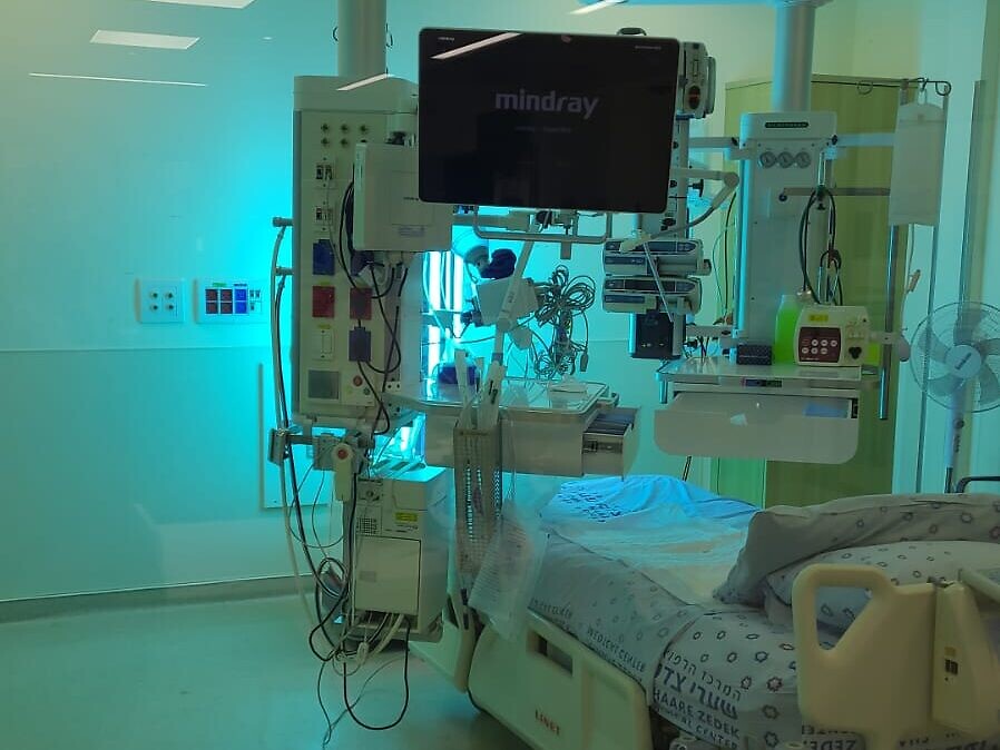 רובוט אוטונומי במחלקה לטיפול נמרץ בבית החולים שערי צדק בירושלים (צילום: חברת Robotise)