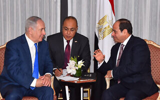 ראש הממשלה בנימין נתניהו בפגישה עם נשיא מצרים עבד אל־פתאח א־סיסי בניו יורק, 18 בספטמבר 2017 (צילום: HO / AFP)