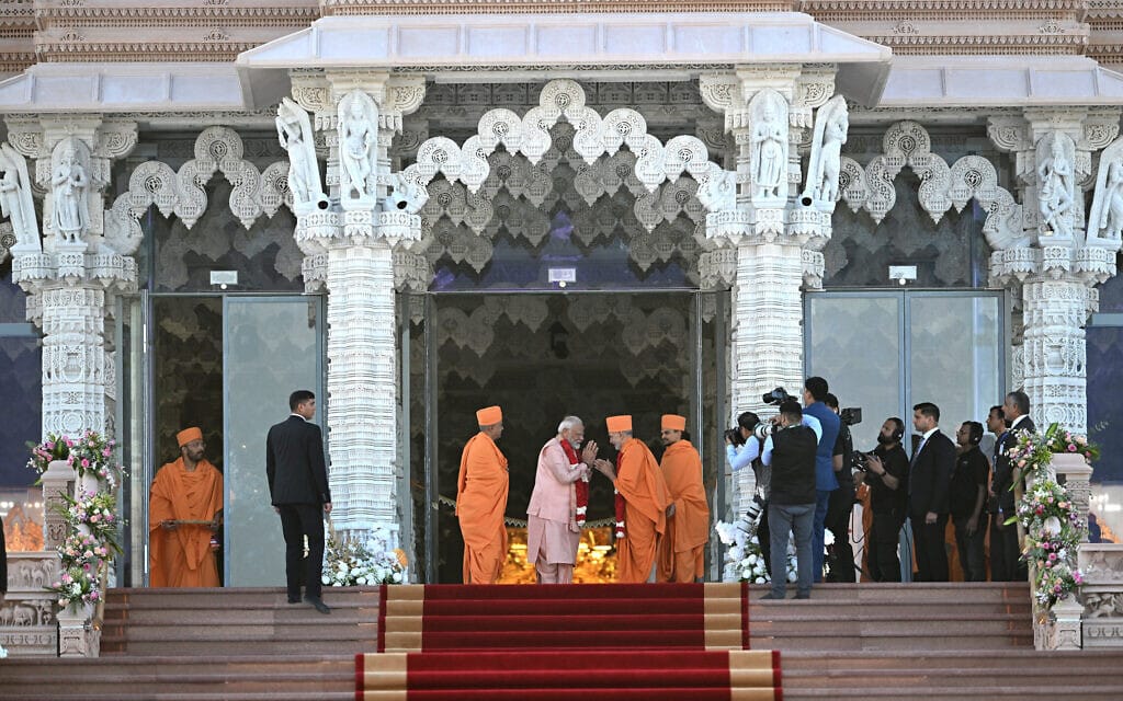 ראש ממשלת הודו נרנדרה מודי חונך את המקדש ההינדואיסטי באבו דאבי, 14 בפברואר 2024 (צילום: RYAN LIM / AFP)