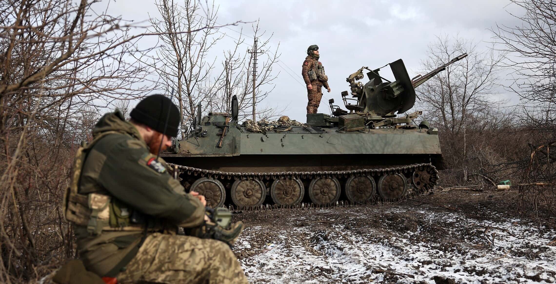 חיילי נ"מ אוקראינים באזור דונצק, 20 בפברואר 2024 (צילום: Anatolii STEPANOV / AFP)