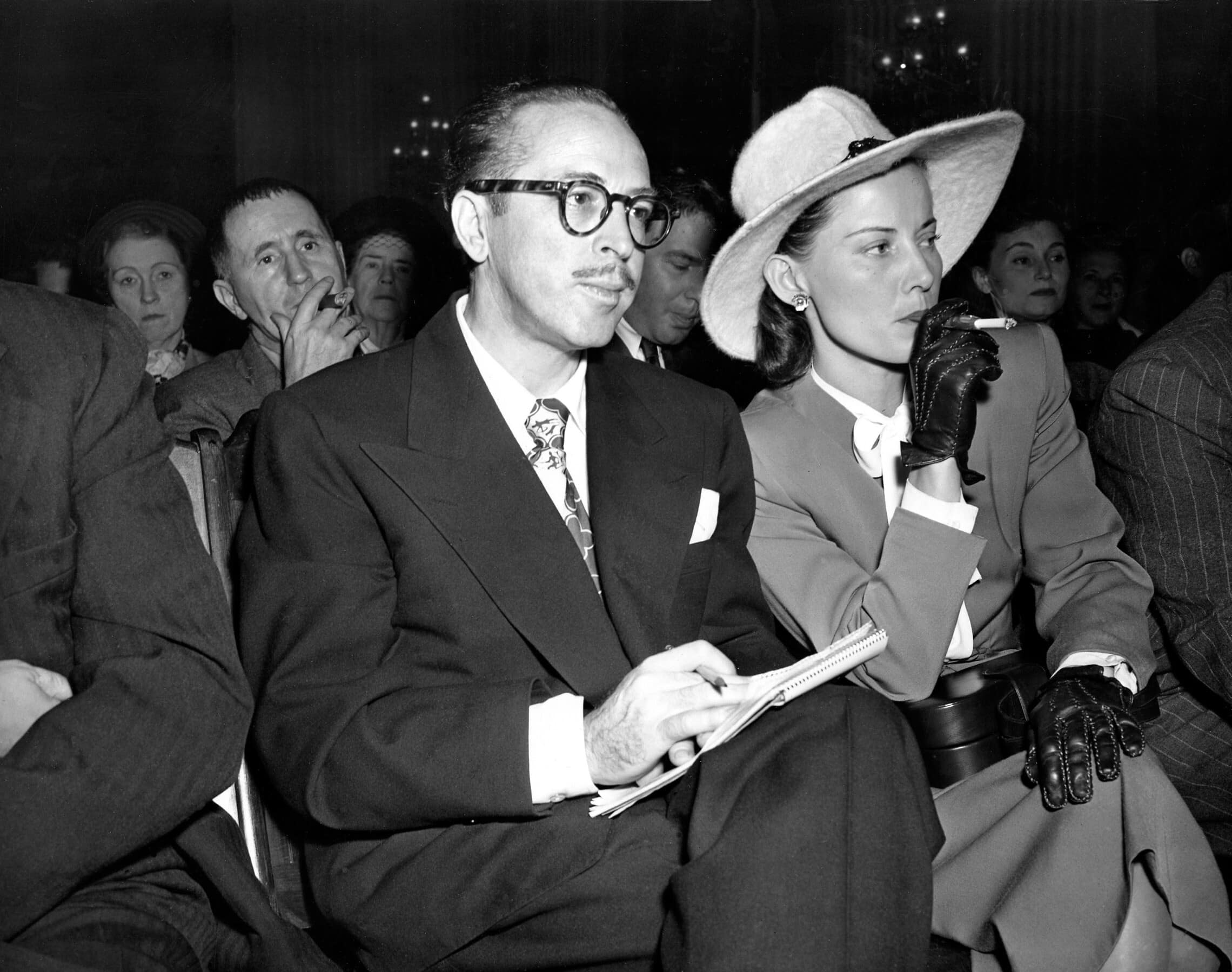 התסריטאי דלטון טרמבו ורעייתו קליאו, 28 באוקטובר 1947 (צילום: AP)