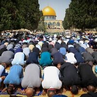 תפילת רמדאן בהר הבית, אפריל 2020 (צילום: Sliman Khader/Flash90)