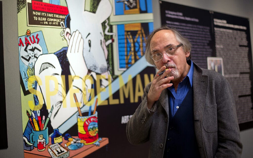 אומן הקומיקס ארט ספיגלמן בתערוכה המציגה את יצירותיו בפריז, 20 במרץ 2012 (צילום: BERTRAND LANGLOIS / AFP)
