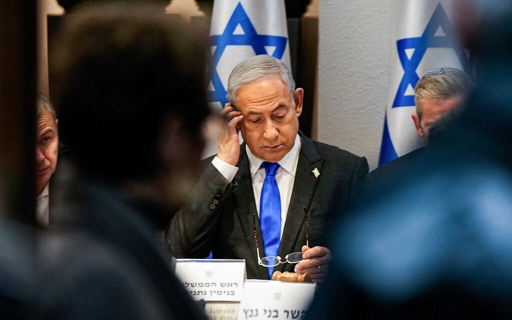 ראש הממשלה בנימין נתניהו בישיבת הממשלה בקריה בתל אביב, 24 בדצמבר 2023 (צילום: Ohad Zwigenberg / POOL / AFP)