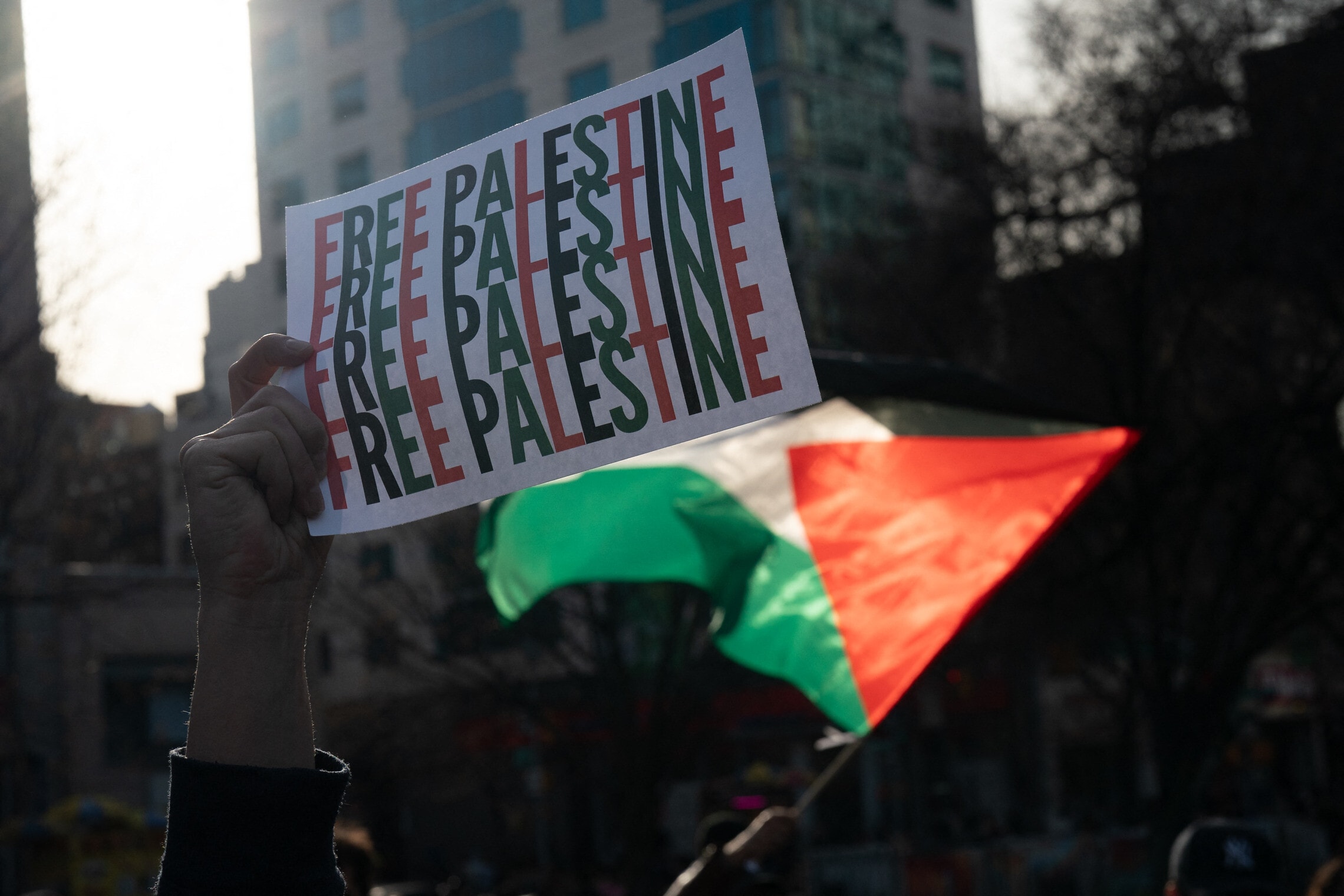 פעילים פרו־פלסטינים מפגינים נגד המלחמה בעזה בניו יורק, 8 במרץ 2024 (צילום: David Dee Delgado / GETTY IMAGES NORTH AMERICA / Getty Images via AFP)