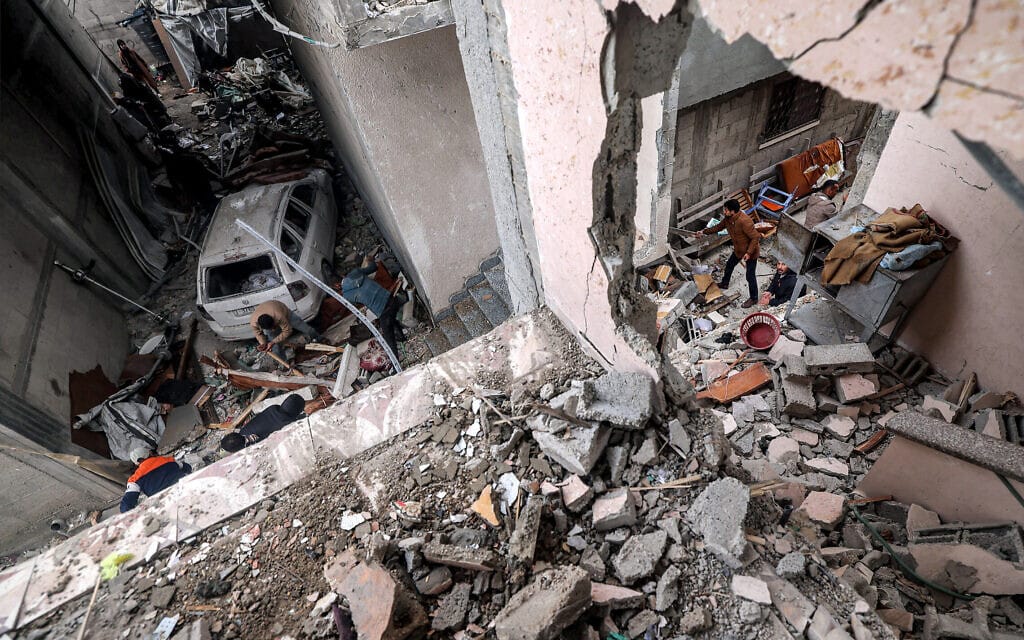 מבנה ברפיח שהופצץ על ידי ישראל, 19 במרץ 2024 (צילום: MOHAMMED ABED / AFP)