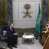 יורש העצר הסעודי מוחמד בן סלמאן נפגש עם שר החוץ האמריקאי אנתוני בלינקן בג'דה, 20 במרץ 2024