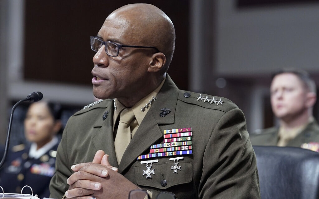 גנרל מייקל לאנגלי, ראש פיקוד אפריקה בצבא ארה&quot;ב, בוועדת הסנאט, וושינגטון, 16 במרץ 2023 (צילום: AP Photo/Mariam Zuhaib)