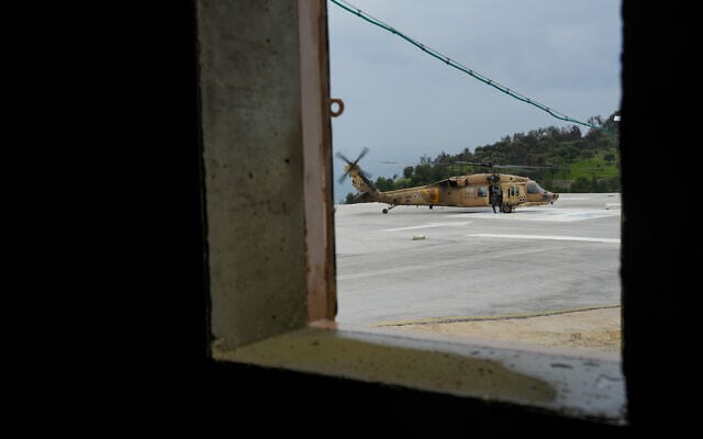 מסוק צבאי מפנה פצוע לבית החולים זיו בצפת שנפגע מירי חזבאללה, 14 בפברואר 2024