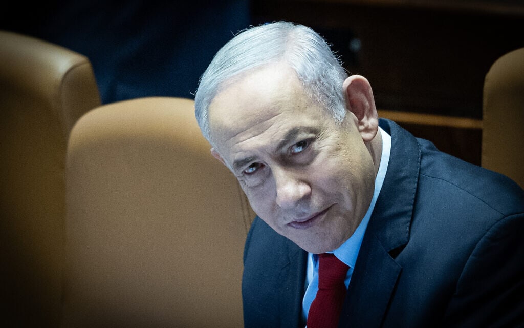 ראש הממשלה בנימין נתניהו במליאת הכנסת בעת ההצבעה על תקציב המדינה, 13 במרץ 2024 (צילום: יונתן זינדל/פלאש90)