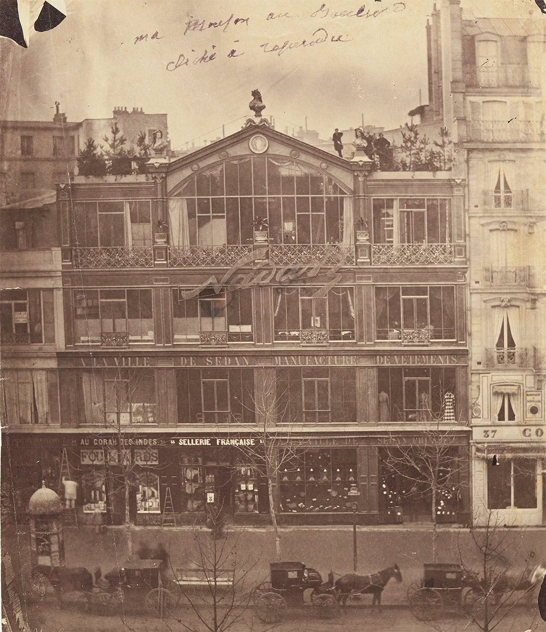 מבנה הסטודיו הגדול של הצלם נדאר בשדרות דה קפוסין 35, פריז, בשנת 1861 (צילום: נדאר, מוזאון ד&#039;אורסה)