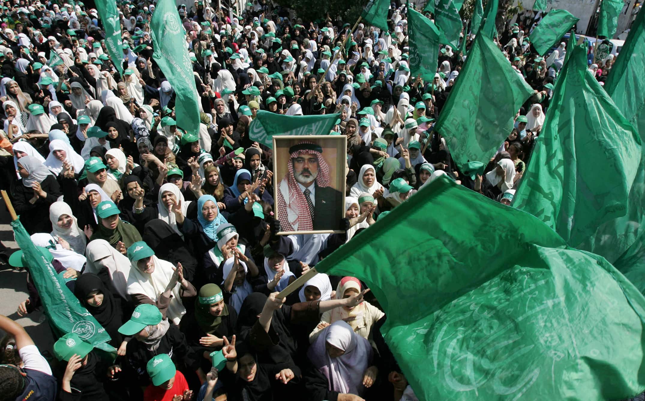 עצרת חמאס לאחר השלמת ההשתלטות האלימה על רצועת עזה, 15 ביוני 2007 (צילום: Mahmud HAMS / AFP)